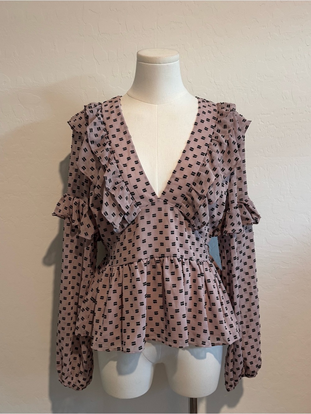 DO+BE Mauve Ruffle V-Neck Peplum Blouse
